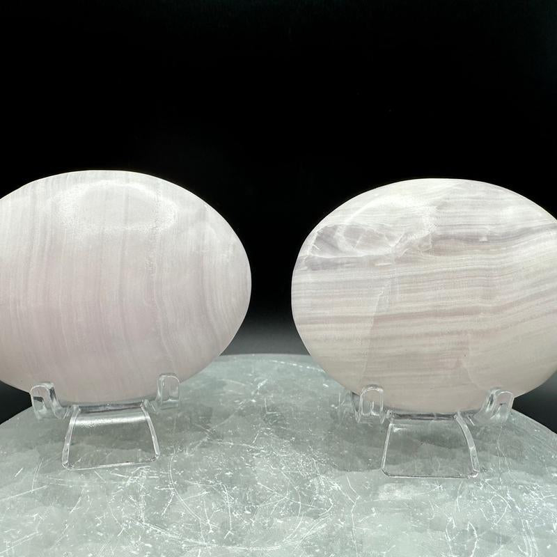 Pierre de Calcite Mangano – Galet Énergétique Réactif aux UV