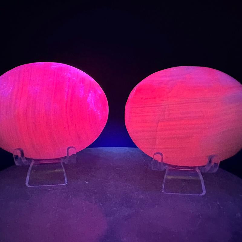 Pierre de Calcite Mangano – Galet Énergétique Réactif aux UV